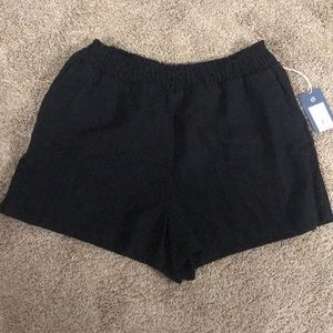 2 Linen Shorts - black and green